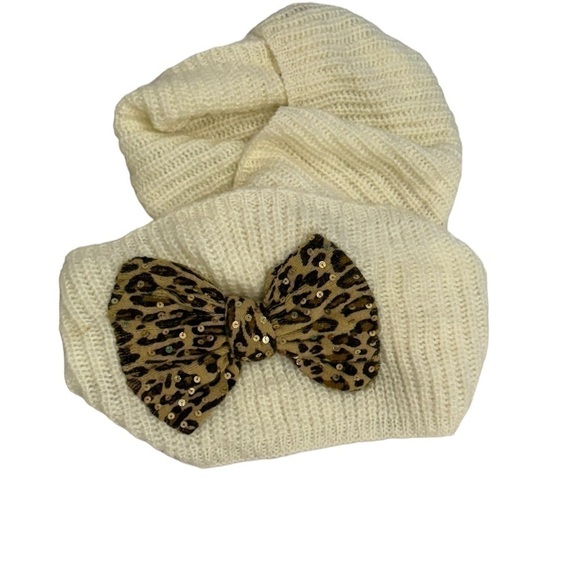 BETSEY JOHNSON Infinity Scarf with Leopard Print and Sequin Bow GUC - Picture 2 of 4